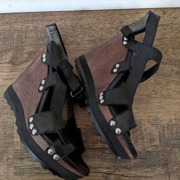 𝅺Stuart Weitzman - leather black wedge shoes - Picture 4 of 7